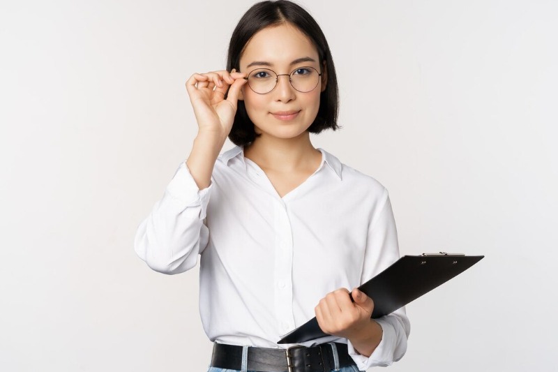 Headhunter: Solusi Strategis di Era Talent War