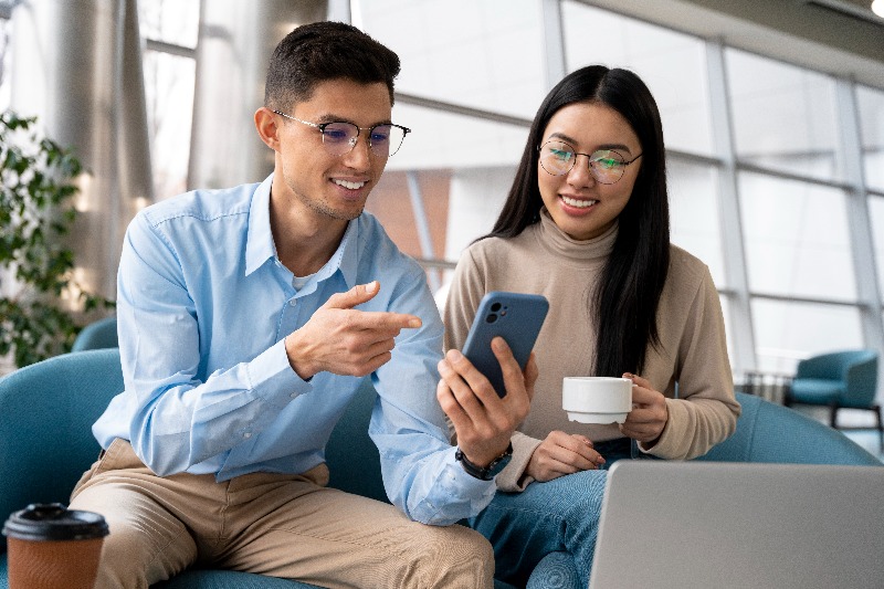 Berani Bicara, Berani Memimpin: Rahasia Public Speaking untuk Orang Hebat